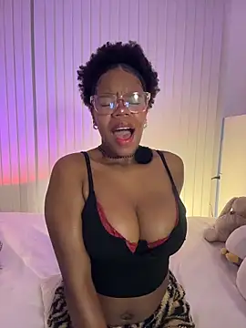 Snapshot of Sweet-Jade chatting on May 24, 2026, 11:26 pm Sweet-Jade online show from May 24, 2026, 11:26 pm