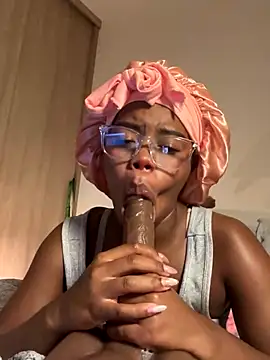 Snapshot of Sweet-Jade chatting on October 8, 2025, 10:17 am Sweet-Jade online show from October 8, 2025, 10:17 am