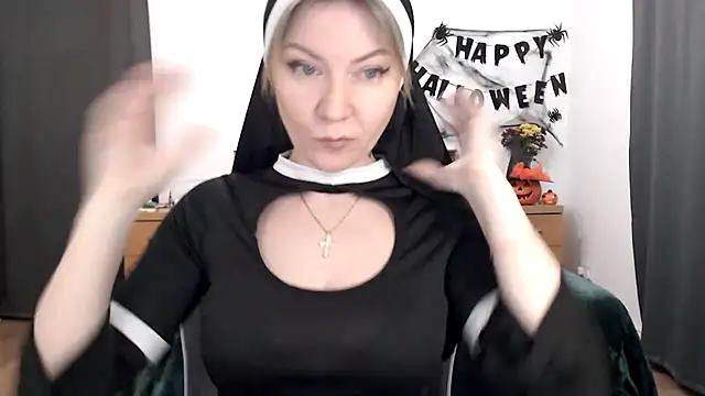 ParadiseAlina online show from October 31, 2025, 9:00 pm