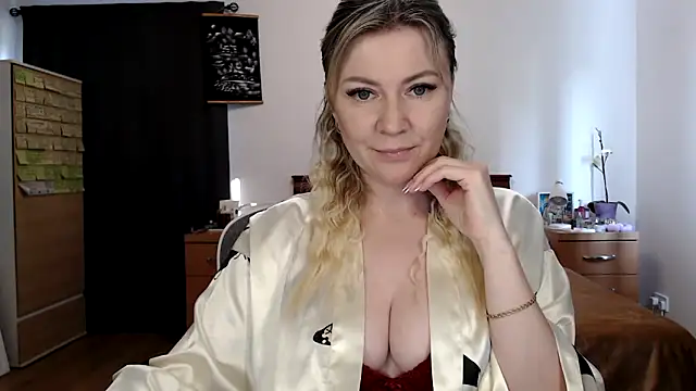 ParadiseAlina online show from May 4, 2026, 6:00 pm