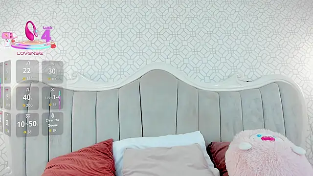 AlyssAlvarado online show from November 20, 2025, 1:34 pm