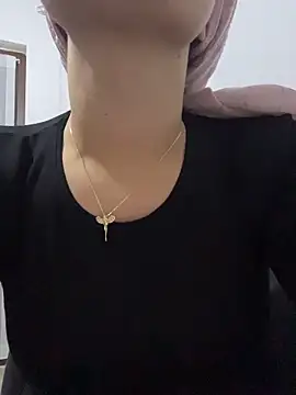 delibiri11 online show from February 4, 2026, 8:59 pm