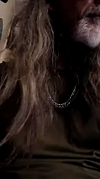 Snapshot of crassanova chatting on November 30, 2025, 3:40 am crassanova online show from November 30, 2025, 3:40 am