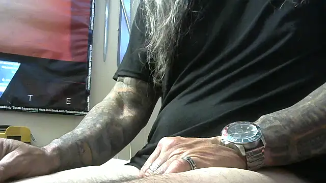 Snapshot of crassanova chatting on March 17, 2026, 1:19 am crassanova online show from March 17, 2026, 1:19 am