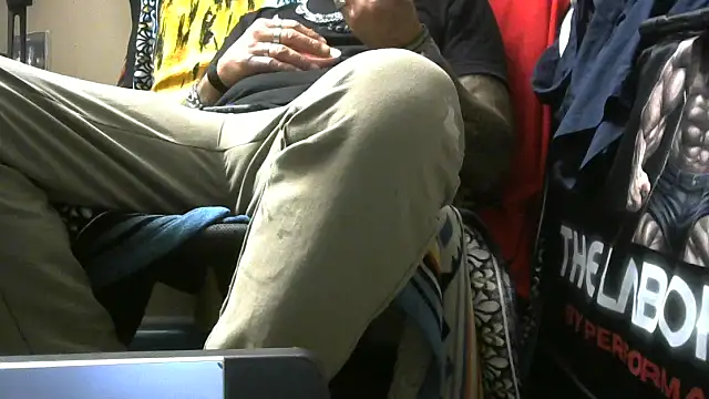 Snapshot of crassanova chatting on March 27, 2026, 7:28 am crassanova online show from March 27, 2026, 7:28 am