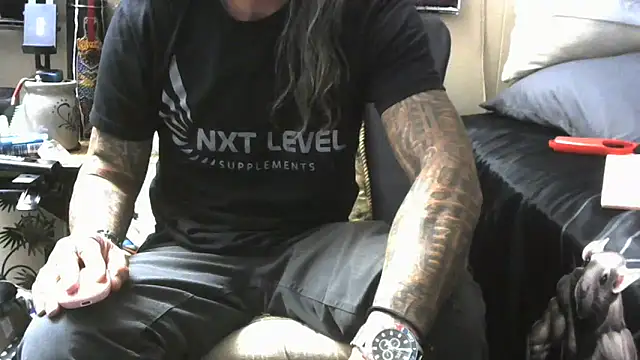 Snapshot of crassanova chatting on April 7, 2026, 10:55 pm crassanova online show from April 7, 2026, 10:55 pm