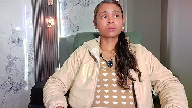 Snapshot of Kristall_06 chatting on November 16, 2025, 2:27 am Kristall 06 online show from November 16, 2025, 2:27 am