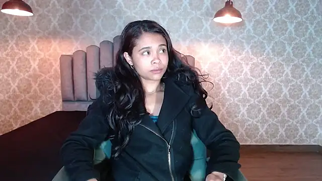 Snapshot of Kristall_06 chatting on October 21, 2025, 3:06 am Kristall 06 online show from October 21, 2025, 3:06 am