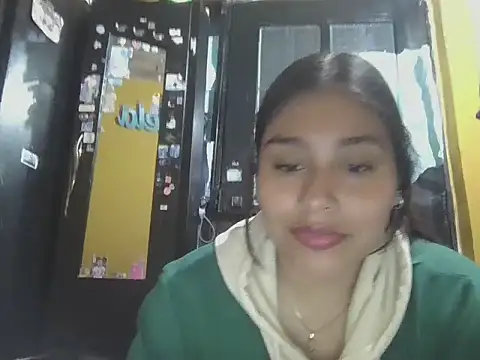 Snapshot of zairabreze chatting on June 25, 2026, 12:41 am zairabreze online show from June 25, 2026, 12:41 am