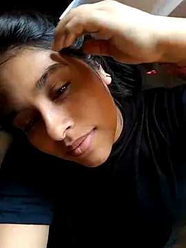 Snapshot of zairabreze chatting on August 4, 2026, 7:18 pm zairabreze online show from August 4, 2026, 7:18 pm