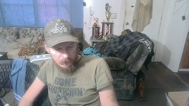 Poundtown1226 online show from September 21, 2025, 11:21 pm