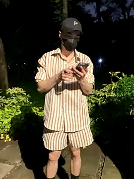 anhkiet huang online show from October 12, 2025, 3:02 pm