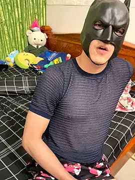 anhkiet huang online show from November 28, 2025, 6:35 am