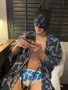 anhkiet huang online show from November 16, 2025, 6:40 am