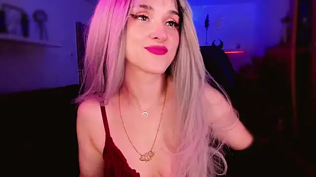 Snapshot of MistressJolie chatting on May 16, 2026, 1:15 am MistressJolie online show from May 16, 2026, 1:15 am