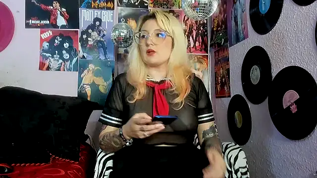 Avril Maria online show from April 30, 2026, 7:54 pm
