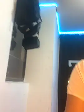 zoeandangel online show from November 5, 2025, 6:49 am