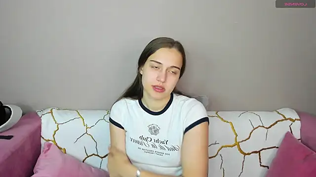 Snapshot of Alisa__Kelly chatting on October 20, 2025, 12:45 am Alisa Kelly online show from October 20, 2025, 12:45 am