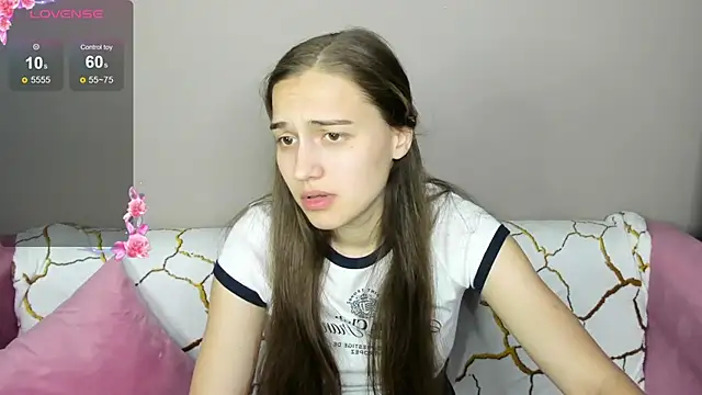 Snapshot of Alisa__Kelly chatting on October 7, 2025, 1:17 am Alisa Kelly online show from October 7, 2025, 1:17 am