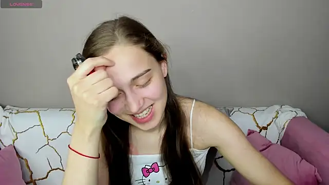 Snapshot of Alisa__Kelly chatting on October 12, 2025, 12:12 am Alisa Kelly online show from October 12, 2025, 12:12 am