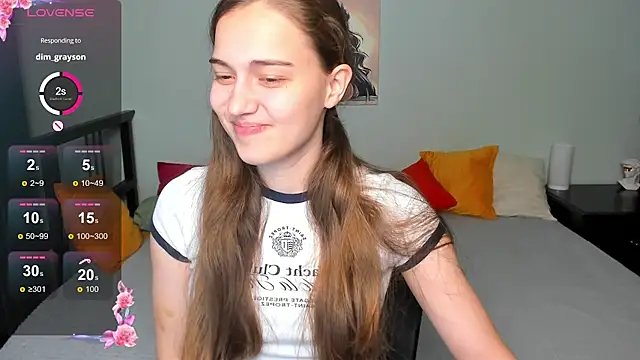 Snapshot of Alisa__Kelly chatting on October 18, 2025, 12:56 am Alisa Kelly online show from October 18, 2025, 12:56 am