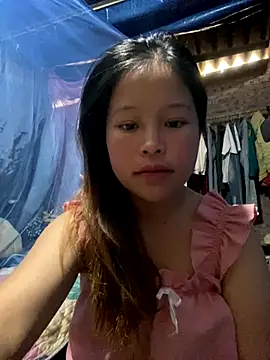 Snapshot of O_o_UwU_o_O chatting on November 7, 2025, 4:17 am O o UwU o O online show from November 7, 2025, 4:17 am