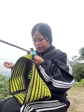 Snapshot of O_o_UwU_o_O chatting on November 21, 2025, 2:43 am O o UwU o O online show from November 21, 2025, 2:43 am