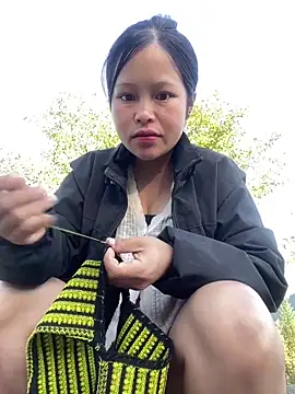 Snapshot of O_o_UwU_o_O chatting on November 28, 2025, 8:03 am O o UwU o O online show from November 28, 2025, 8:03 am