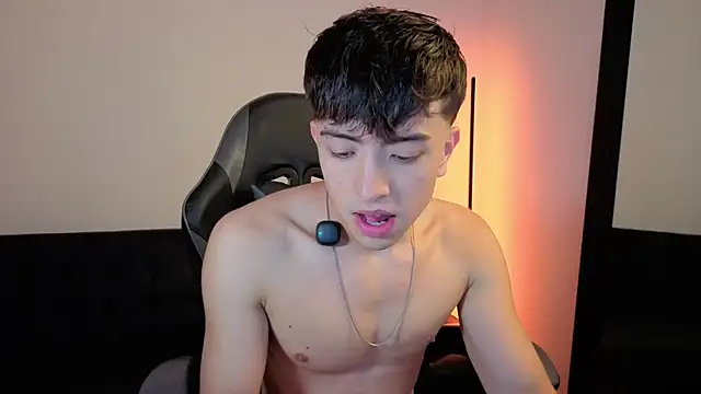 onlinenico online show from March 16, 2026, 9:06 pm