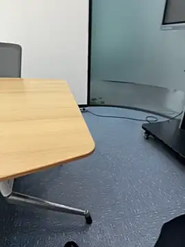 miniyellower online show from December 23, 2025, 6:45 am