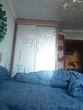 Snapshot of GlamMilena chatting on September 25, 2025, 12:11 pm GlamMilena online show from September 25, 2025, 12:11 pm