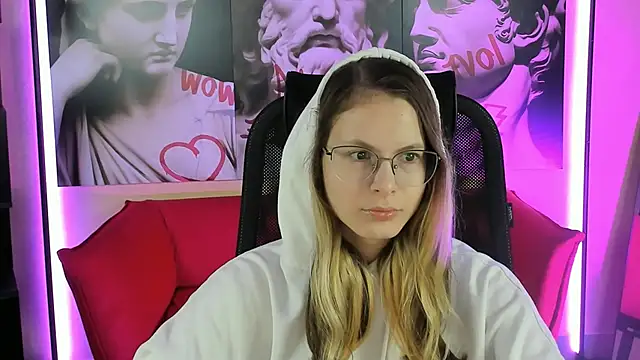 Carrie Rose online show from September 9, 2025, 4:33 am