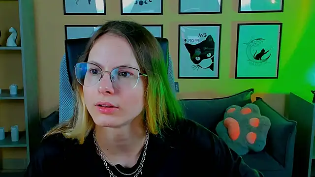 Carrie Rose online show from September 25, 2025, 4:07 am