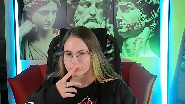 Carrie Rose online show from September 16, 2025, 4:13 am