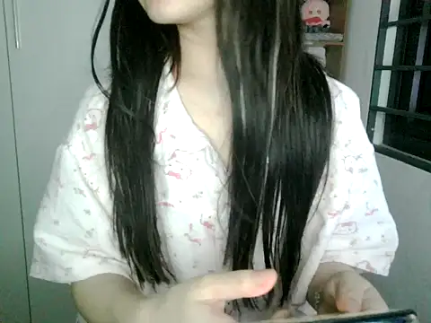 Snapshot of Annabelle-e chatting on October 19, 2025, 7:16 pm Annabelle-e online show from October 19, 2025, 7:16 pm