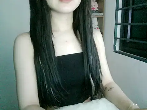 Snapshot of Annabelle-e chatting on October 13, 2025, 5:58 pm Annabelle-e online show from October 13, 2025, 5:58 pm