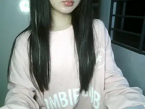 Snapshot of Annabelle-e chatting on December 16, 2025, 5:06 pm Annabelle-e online show from December 16, 2025, 5:06 pm