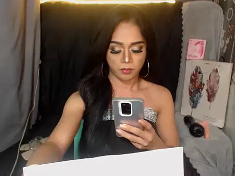 Snapshot of SerenityFoxx chatting on December 4, 2025, 8:02 am SerenityFoxx online show from December 4, 2025, 8:02 am