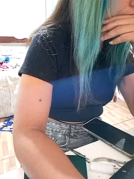 euahotmarii20 online show from October 15, 2025, 11:18 am