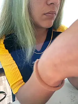 euahotmarii20 online show from November 14, 2025, 3:21 am