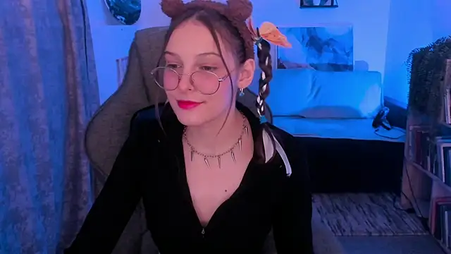 Snapshot of JenniferKiim chatting on November 25, 2025, 11:21 am JenniferKiim online show from November 25, 2025, 11:21 am