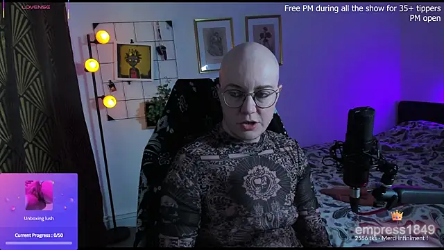 Snapshot of MossPrince chatting on November 10, 2025, 2:55 pm MossPrince online show from November 10, 2025, 2:55 pm