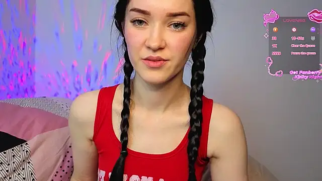 Snapshot of Veliora chatting on December 5, 2025, 5:11 pm Veliora online show from December 5, 2025, 5:11 pm