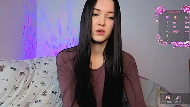 Snapshot of Veliora chatting on December 15, 2025, 5:41 pm Veliora online show from December 15, 2025, 5:41 pm