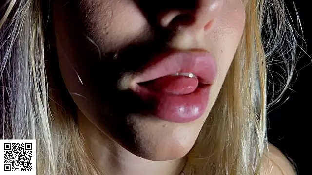 Snapshot of ElysiaXo chatting on November 27, 2025, 3:29 am ElysiaXo online show from November 27, 2025, 3:29 am