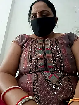 Rakhi sawant143 online show from November 10, 2025, 7:13 am