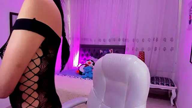 Mia Clay1 online show from January 7, 2026, 8:03 pm