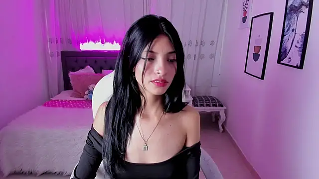 Mia Clay1 online show from November 15, 2025, 8:13 pm