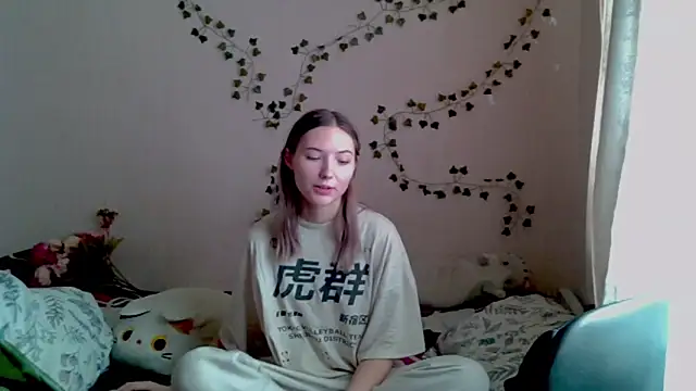 Snapshot of _kikiclark__ chatting on November 15, 2025, 10:30 am kikiclark online show from November 15, 2025, 10:30 am