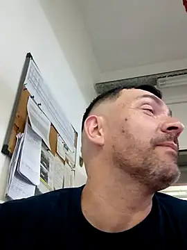 Snapshot of Alex_404040 chatting on November 29, 2025, 5:18 am Alex 404040 online show from November 29, 2025, 5:18 am